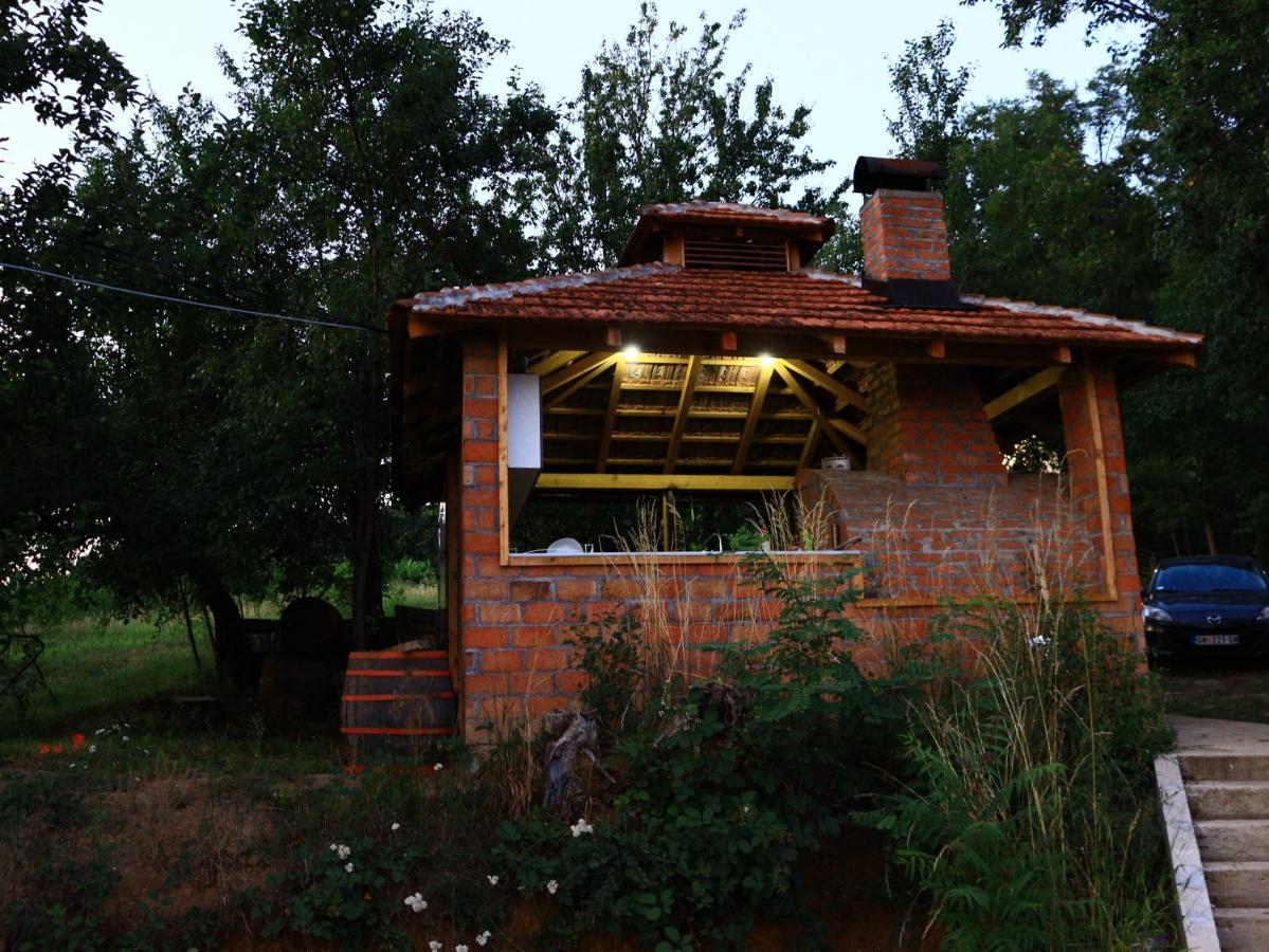 Bungalovi Api-Centar Gornji Milanovac Exterior photo